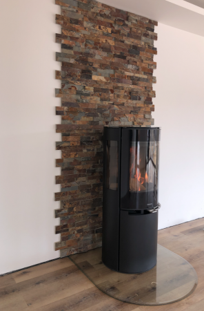 Aduro s bočním prosklením